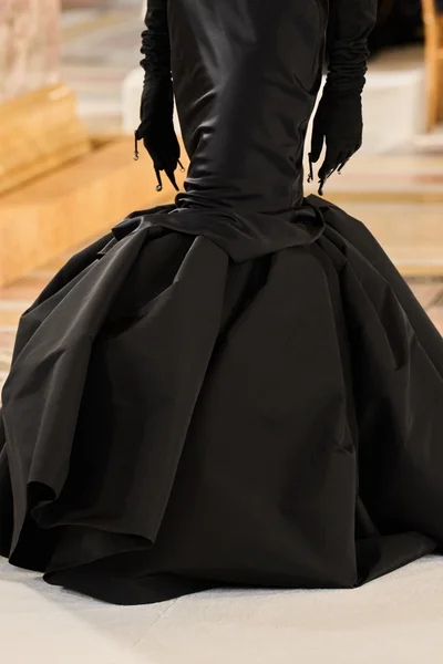 Look 75